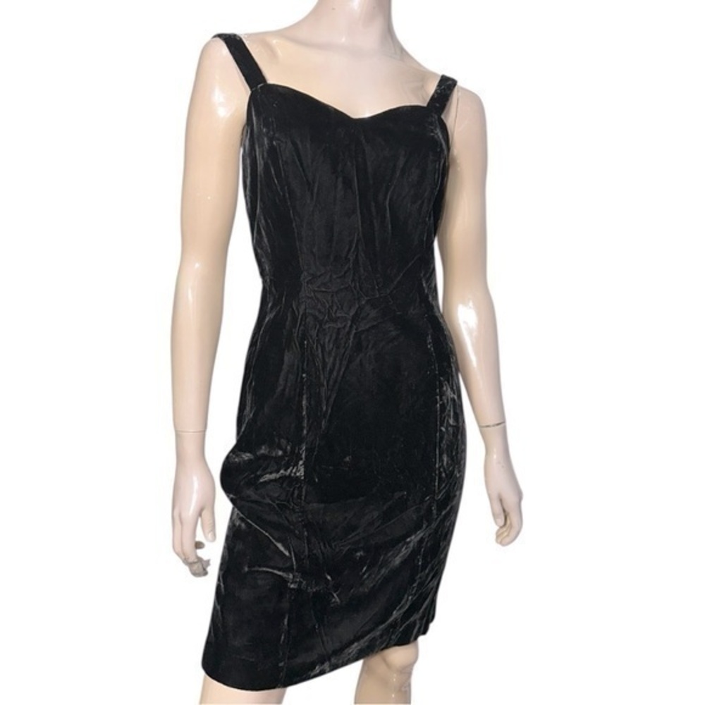 Saks Fifth Avenue Vintage Women’s 6 Black Crushed Velvet Sweetheart Neck Dress